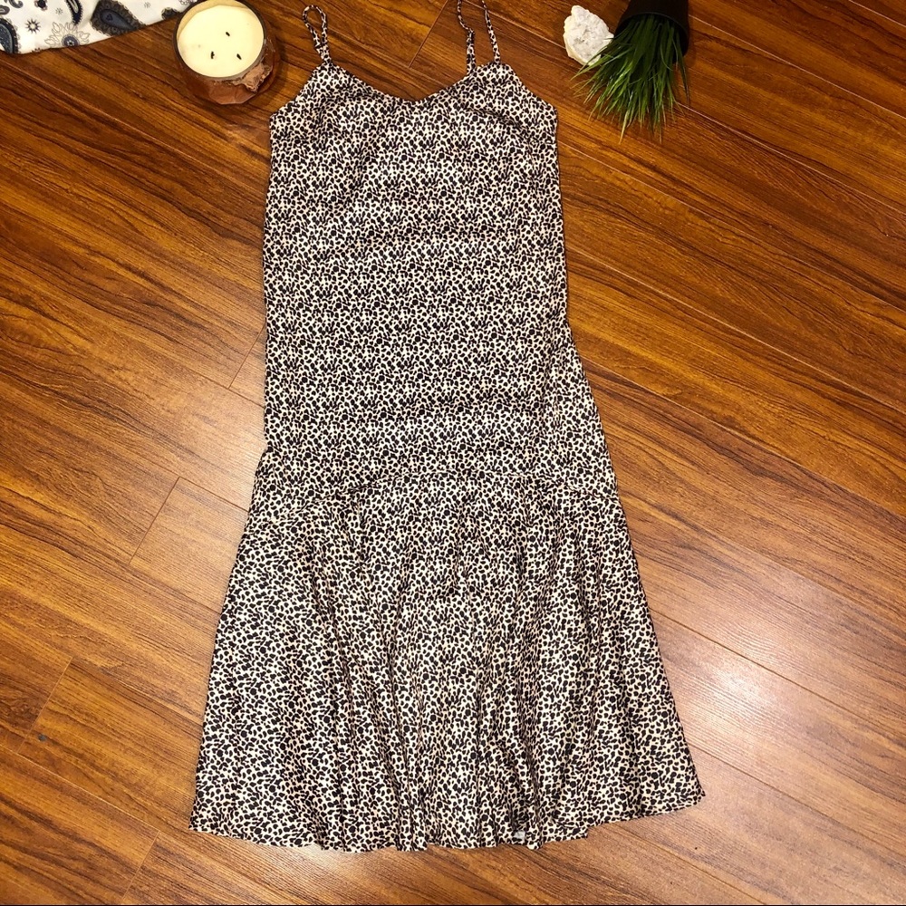✨UO GIANNA LEOPARD PRINT RUFFLE MIDI DRESS ✨ - Picture 6 of 6